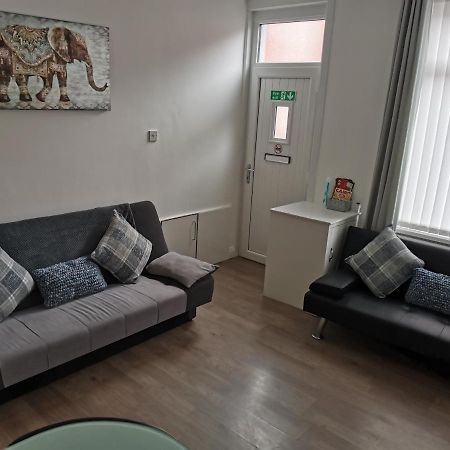 Welcome Home - Close To Town Centre - Full Holiday Home Blackpool Dış mekan fotoğraf